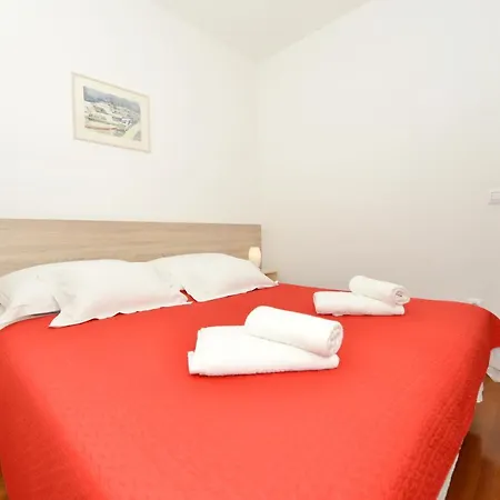 Ivon Apartment